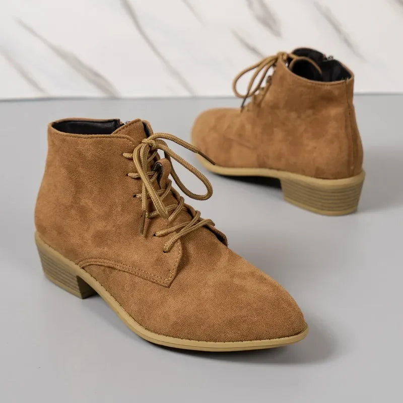 Selene Stivaletti Donna a Punta | Tacchi Bassi, Zip Laterale, con Lacci - Stivaletti donna marroni in camoscio con lacci e tacco basso, zip laterale. - nero / 36