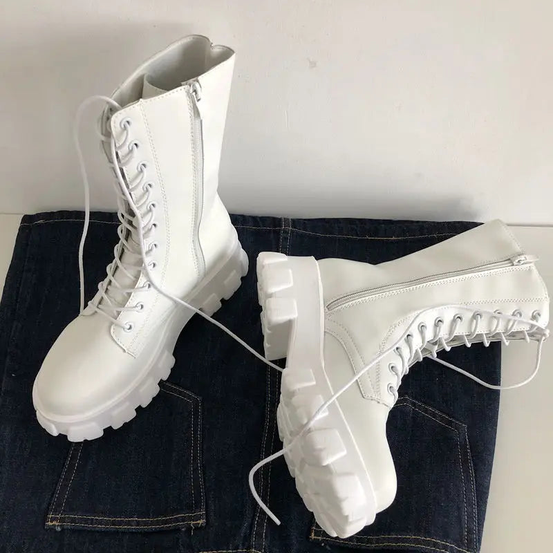 Sentiero Stivali Donna Stringate | a Metà Polpaccio, con Plateau e Cerniera - Stivali donna bianchi metà polpaccio con plateau, lacci frontali e cerniera laterale. - Nero / 35 - botas mujer, footwear autunno-inverno, stivaletti moda, stivali, stivali alla caviglia, stivali casual, stivali con lacci, stivali d'inverno, stivali eleganti