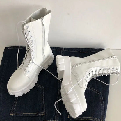 Sentiero Stivali Donna Stringate | a Metà Polpaccio, con Plateau e Cerniera - Stivali donna bianchi metà polpaccio con plateau, lacci frontali e cerniera laterale. - Nero / 35 - botas mujer, footwear autunno-inverno, stivaletti moda, stivali, stivali alla caviglia, stivali casual, stivali con lacci, stivali d'inverno, stivali eleganti